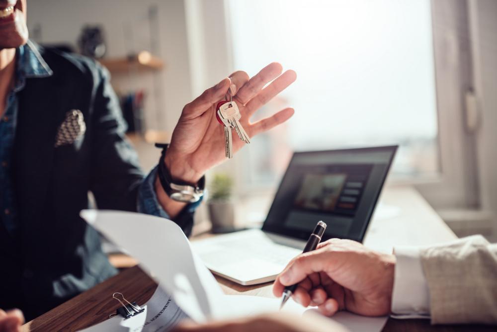 Remote or On-Site Consultations: Book BYB Real Estate Agency via Form or Phone.